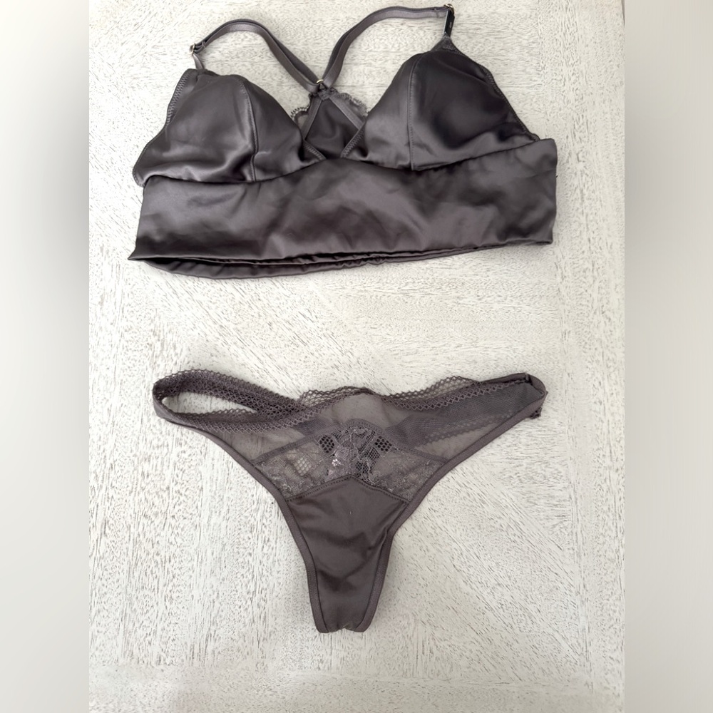 Victoria secret bralette , free panties